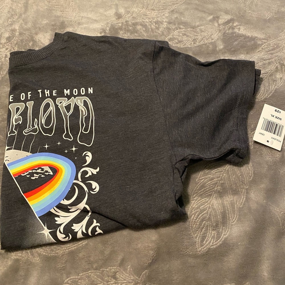 graphic tee